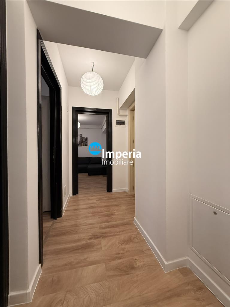 Inchiriez apartament 3 camere, open space, Zona Podul de Fier Complex Roua Residence