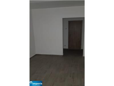 Apartament 3 camere decomandat, renovat de vanzare in zona TatarasiAteneu