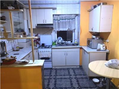 Apartament cu 3 camere, de vanzare in Iasi, zona  Nicolina CUG