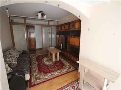 Apartament cu 2 camere, decomandat, de vanzare, in zona Alexandru cel Bun