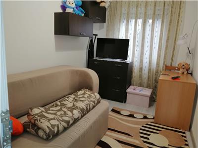 Apartament trei camere decomandat de vanzare Tatarasi Metalurgie