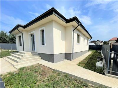 Casa 4 cam 2 bai, 470 teren, 5 drumuri Valea Adanca