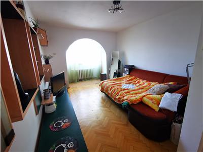 Apartament cu 2 camere, Nicolina  Prima Statie, de vanzare, etaj 2