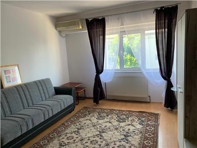 Apartament cu 3 camere, decomandat, etaj 3/4, Galata