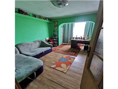 Apartament cu 2 camere, decomandat, Alexandru cel Bun