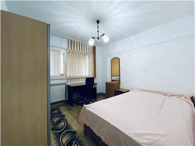 Inchiriez apartament 3 cam, decomandat, zona Centru  Stefan Cel Mare