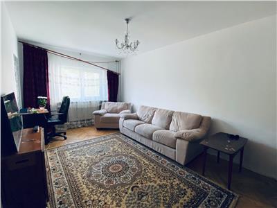 apartament 3 camere, decomandat, etajul 1, pacurari, petru poni Iasi