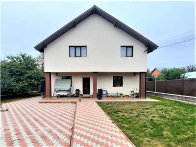 Vila 6 cam, 600 teren, asfalt si canalizare, mob. Garaj, beci, Centru Miroslava Miroslava
