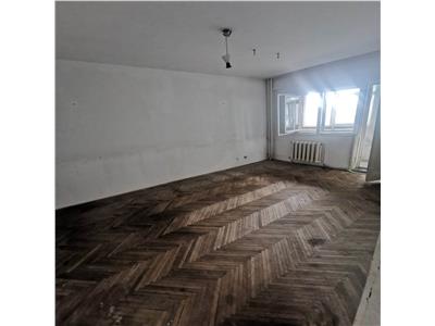 Apartament cu 2 camere, decomandat, 52mp, centrala, et 4/10, Mircea cel Batran