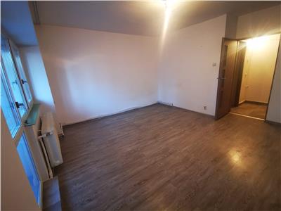 apartament cu 1 camera de vanzare, bulevard - zona cug, etaj intermediar Iasi