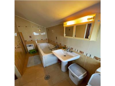 Vila de vanzare,138000 eur, 207 mp, individuala, zona Breazu Padurea Marzesti