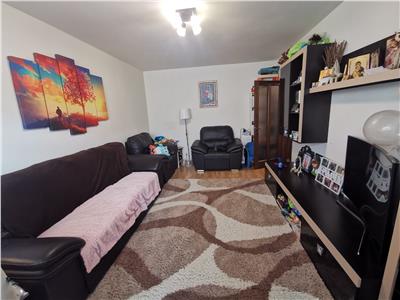 Apartament cu 2 camere, decomandat, et 3/4, Renovat complet, Galata