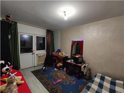 Apartament 3 camere, decomandat, de vanzare, zona Dacia