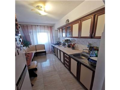 Apartament cu 4 camere, decomandat, 87mp, 2 bai, Galata