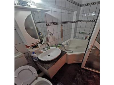 Apartament cu 4 camere, decomandat, 87mp, 2 bai, Galata