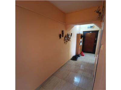 Apartament cu 4 camere, decomandat, 87mp, 2 bai, Galata