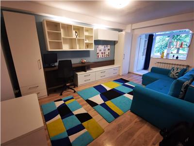 Apartament cu 2 camere renovat, conf I  58 mp, zona Nicolina  CUG