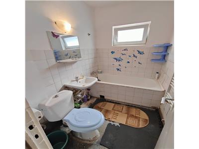 Apartament 2 camere, semidecomandat, zona Dacia