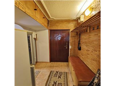 Apartament 2 camere, semidecomandat, zona Dacia