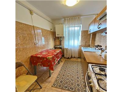 Apartament 2 camere, semidecomandat, zona Dacia