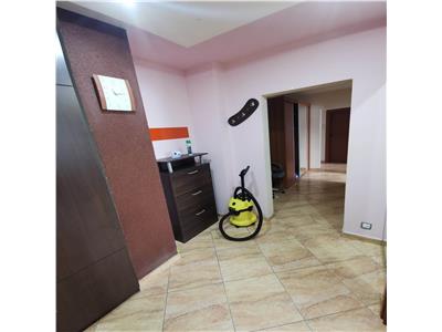 Apartament cu 3 camere, decomandat, 72mp, Mircea cel Batran