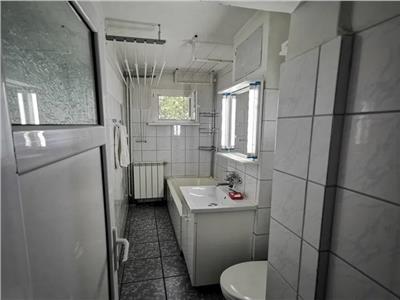 Apartament cu 3 camere, nedecomandat, etaj 3/4, Alexandru cel bun, Pt Voievozilor