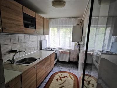 Apartament cu 3 camere, nedecomandat, etaj 3/4, Alexandru cel bun, Pt Voievozilor