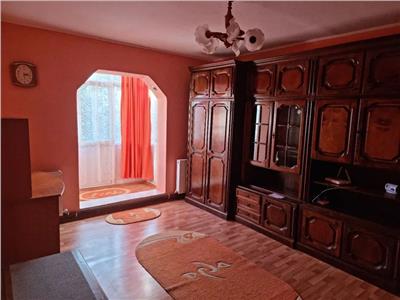 Apartament 2 cam, semi - decomandat, de vanzare in zona Tatarasi Piata Chirila