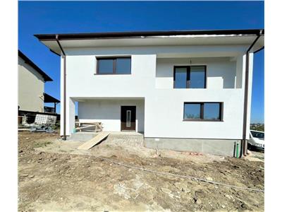 casa p+e, beci, 4 cam, 500 teren, castelul de apa, valea adanca Iasi