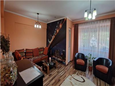 inchiriere apartament 3 camere, decomandat, pacurari, la 10 minute de facultati Iasi