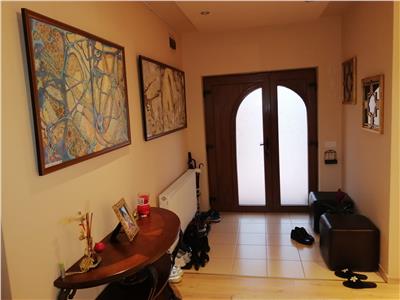 casa tip vila, 5 camere, de vanzare podu de fier - moara de vant! Iasi