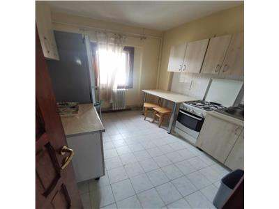 pacurari, 3 camere, decomandat, etajul 6/8, 2 bai, ing, p. poni Iasi