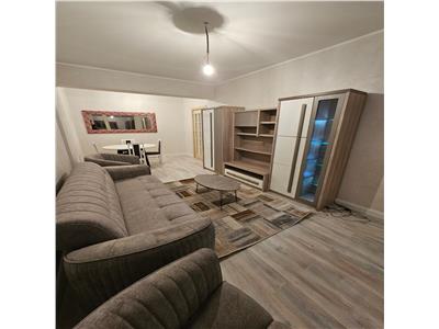 inchiriez apartament 2 camere, decomandat, complex royal town Iasi