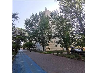 apartament cu 2 camere, decomandat, 54mp, etajul 2/10, piata voievozilor Iasi