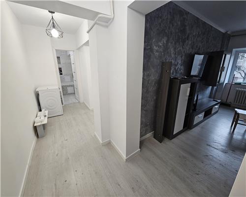 Apartament cu 2 camere renovat, conf I, zona Nicolina  Prima Statie