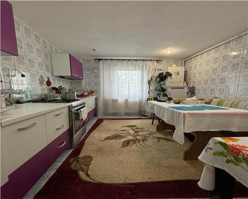 Apartament cu 4 camere, de vanzare in Iasi zona Nicolina CUG