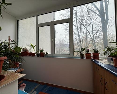 Apartament cu 4 camere, de vanzare in Iasi zona Nicolina CUG