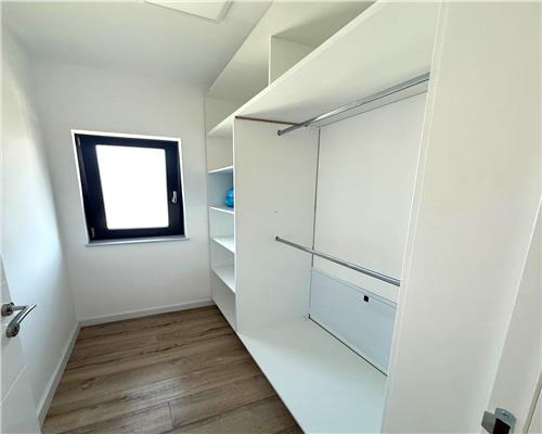 Vila P+E 126 mp, beci, 465 teren, Asfalt, Omenia, Valea Adanca