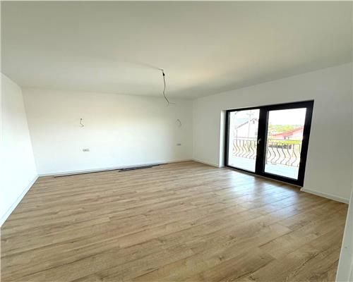 Vila P+E 126 mp, beci, 465 teren, Asfalt, Omenia, Valea Adanca
