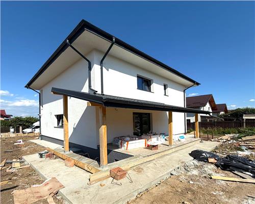 Vila P+E 126 mp, beci, 465 teren, Asfalt, Omenia, Valea Adanca