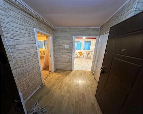 Apartament 2 cam, semi  decomandat, de vanzare in zona Tatarasi  Eternitate