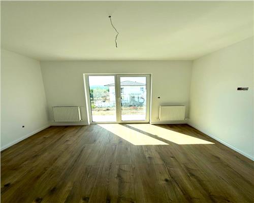 Vila premium P+E 4 cam, asfalt, canalizare, vede lac, Ciurbesti Miroslava