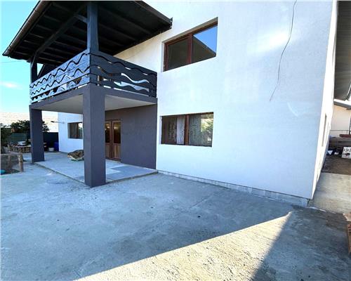 Casa 8 camere, 3 bai, canalizare, 300 teren Tineretului  Lunca Cetatuii