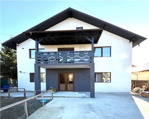 Casa 8 camere, 3 bai, canalizare, 300 teren Tineretului  Lunca Cetatuii