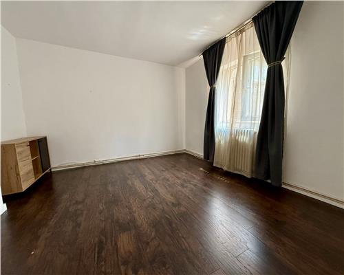Apartament 2 camere de vanzare Podul de Fier