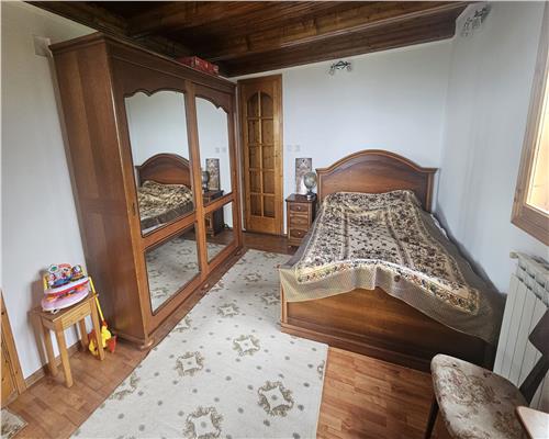 Vila de vanzare in zona Barnova langa Padure