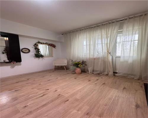 Apartament 3 cam, semi - decomandat, de vanzare in zona Tatarasi - Dispecer Iasi