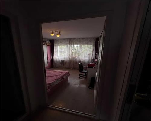 Apartament 3 cam, semi  decomandat, de vanzare in zona Tatarasi  Dispecer