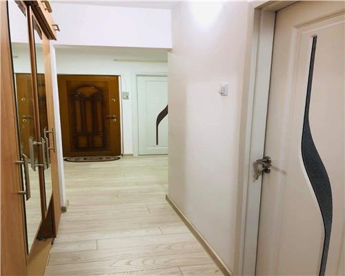Apartament 3 camere de vanzare Pacurari