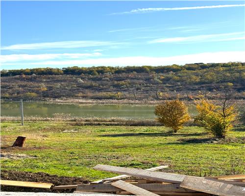 Vila , P+E, Garaj, vedere lac Ezareni,  450 teren Valea Adanca